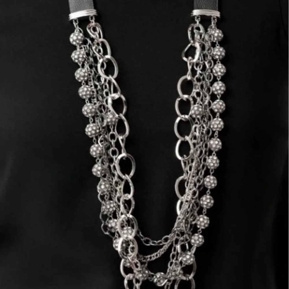 Brand new w/ tags Zi Collection necklace!